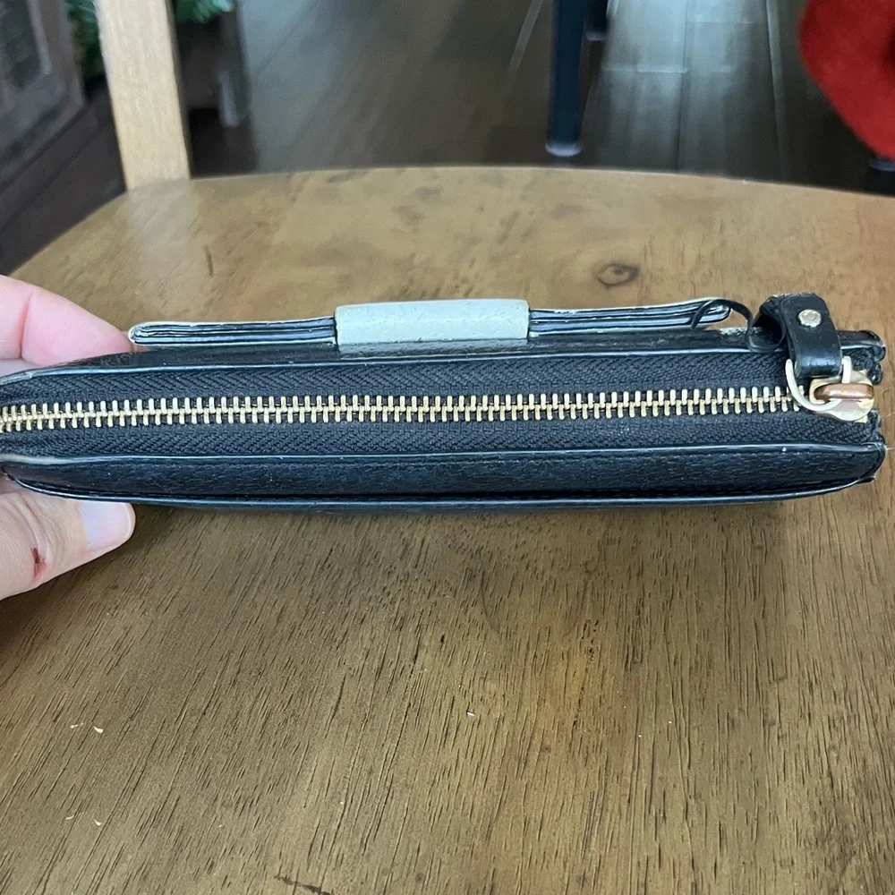 kate spade Matthews Street Nisha wallet